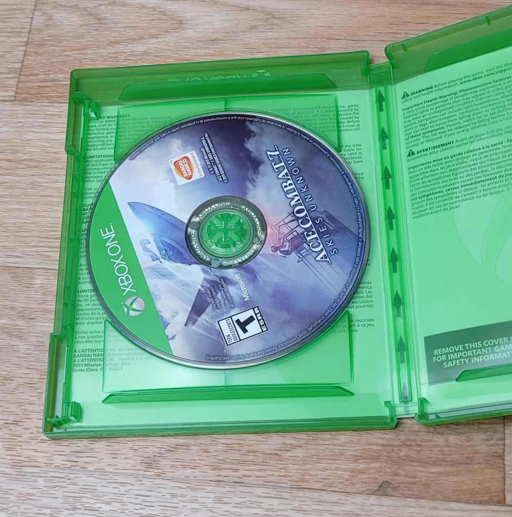 Ace Combat 7: Skies Unknown - Xbox One (Green)